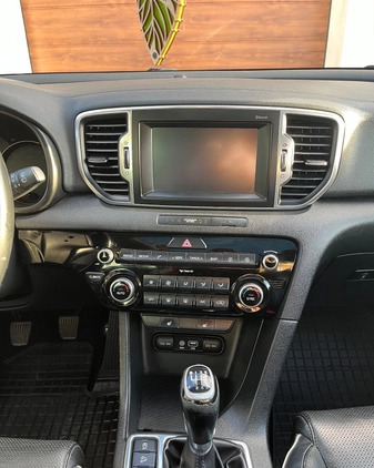 Kia Sportage cena 62250 przebieg: 183500, rok produkcji 2016 z Jastrzębie-Zdrój małe 106